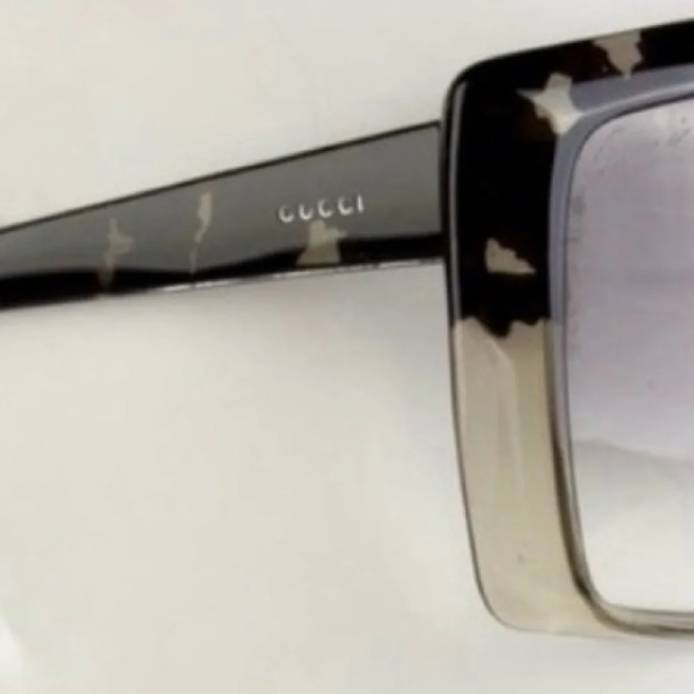 Gucci Tortoiseshell Brown and Black Oversized Shield Sunglasses - Picture 5 of 7